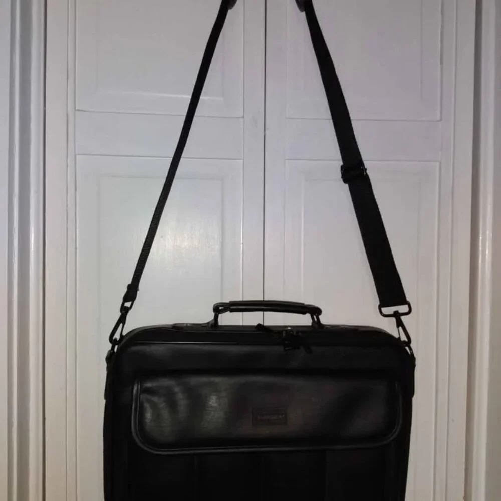 Sumdex Black Leather Laptop Briefcase
